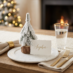 Alberelli natalizi innevati con base in legno per decorazione tavola.