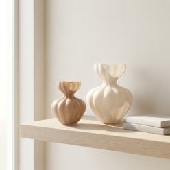 Vaso Flow Sinuoso in Vetro Satinato – Linee fluide e finitura vellutata