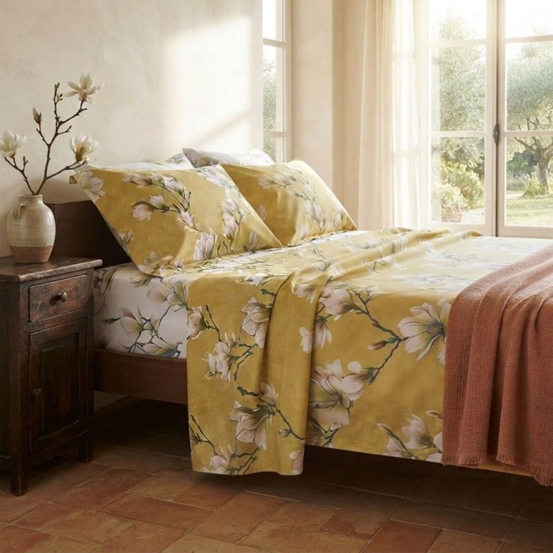 Completo letto matrimoniale dal design floreale bianco con sfumature beige linea Meliadi