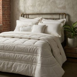 Trapunta matrimoniale collezione Nàiadi made in Italy geometrica in tessuto jacquard