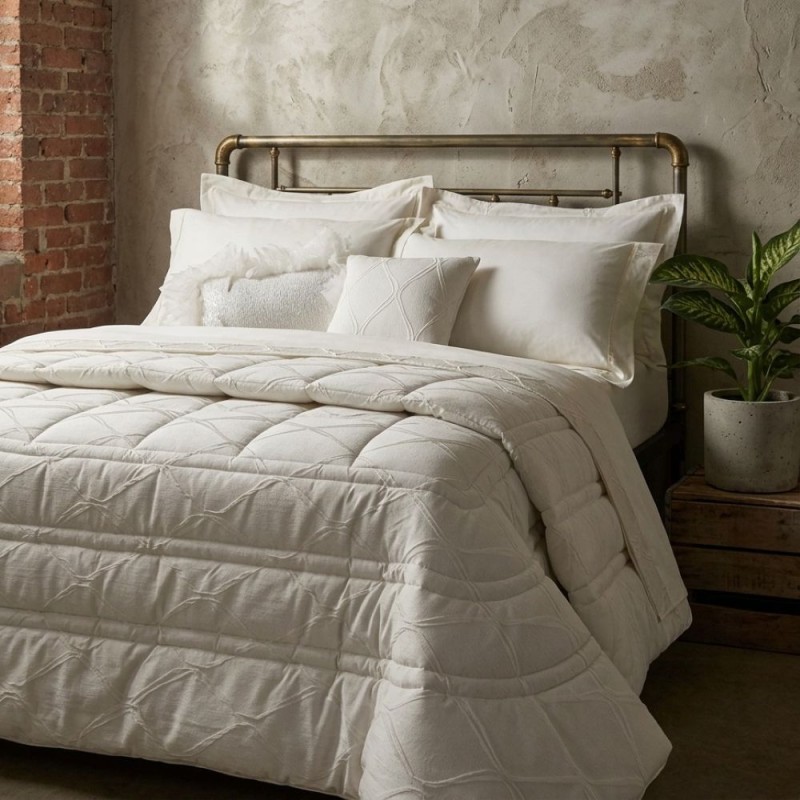 Trapunta matrimoniale collezione Nàiadi made in Italy geometrica in tessuto jacquarD BIANCO Trapunta matrimoniale collezione Nàiadi made in Italy geometrica in tessuto jacquarD BIANCO