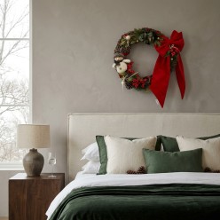 Ghirlanda Natalizia Artigianale con Fiocco Rosso e Dettagli | Lemoire Home
