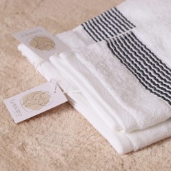 Asciugamano da Bagno moderno in cotone Serifo - set a due articoli