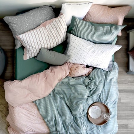 Completo letto a righe bianche. Disponibile blu, verde, grigio e rosa