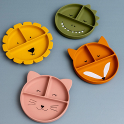 Porta la magia della giungla a tavola con il Piatto in Silicone Mr.Lion