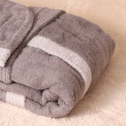 Accappatoio beige con bordo marrone 100% cotone Collezione Nereidi