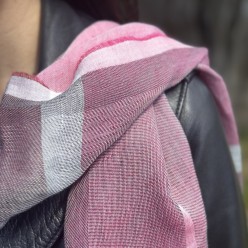 Collezione Egea – Foulard primaverili a quadri, raffinati e versatili
