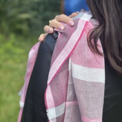 Collezione Egea – Foulard primaverili a quadri, raffinati e versatili