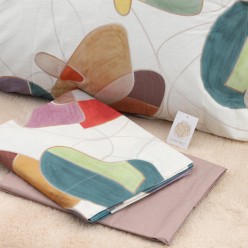 Completo letto matrimoniale Leto: forme astratte in una palette di colori vibranti