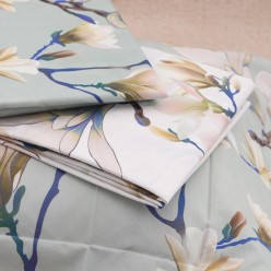 Completo letto matrimoniale dal design floreale bianco con sfumature beige linea Meliadi