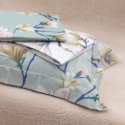 Completo letto matrimoniale dal design floreale bianco con sfumature beige linea Meliadi