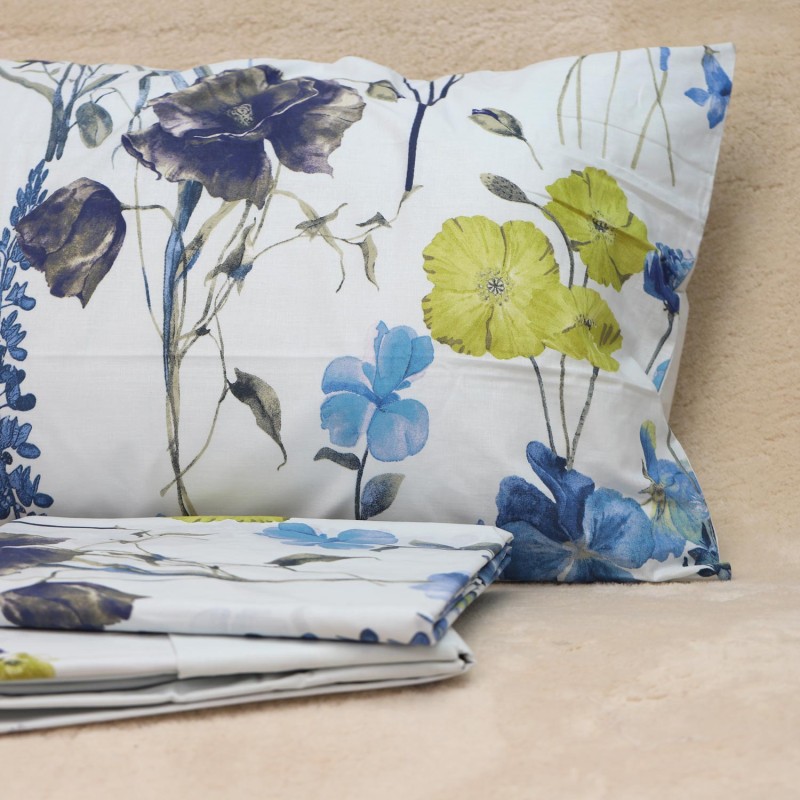 Completo letto matrimoniale linea Egea - giardino fiorito nei toni del blu, lilla e giallo Completo letto matrimoniale linea Egea - giardino fiorito nei toni del blu, lilla e giallo