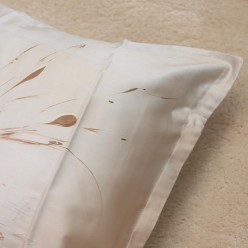 Set letto matrimoniale Ismene in raso di cotone con stampa floreale