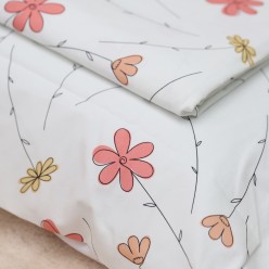 Lenzuola per cameretta baby Era: Un Abbraccio di Fiori rosa
