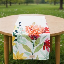 Collezione Briseide – Il runner che porta poesia, fiori e mito sulla tua tavola