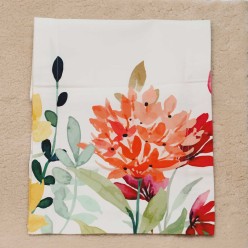 Collezione Briseide – Il runner che porta poesia, fiori e mito sulla tua tavola