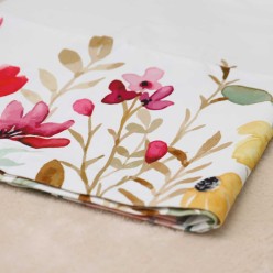 Collezione Briseide – Il runner che porta poesia, fiori e mito sulla tua tavola