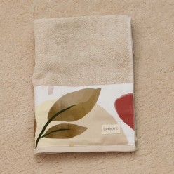 Asciugamani sartoriali Circe: foglie, fiori e sogni intrecciati