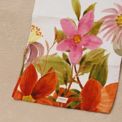 Collezione Afrodite – runner Made in Italy dai colori caldi e fiori delicati