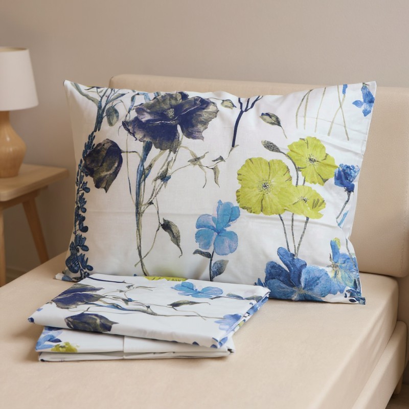 Completo letto matrimoniale in cotone linea Egea con fiori dalle sfumature di blu e lilla Completo letto matrimoniale in cotone linea Egea con fiori dalle sfumature di blu e lilla