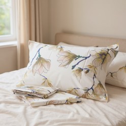 Completo letto matrimoniale dal design floreale bianco con sfumature beige linea Meliadi