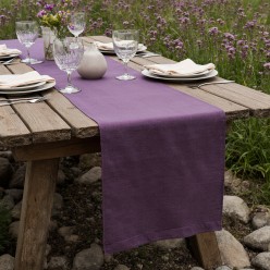 Collezione Ianthe: il runner glicine dallo stile romantico e provenzale