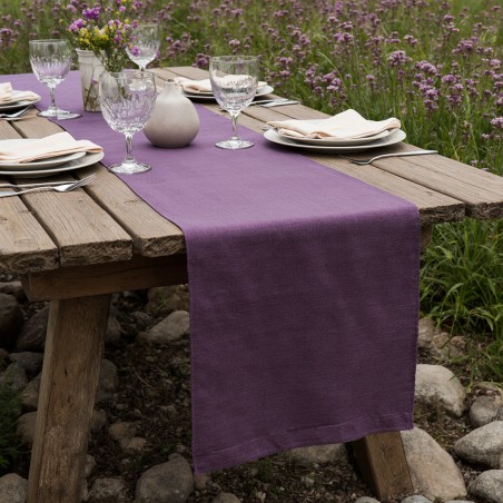 Collezione Ianthe: il runner glicine dallo stile romantico e provenzale