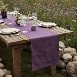 Collezione Ianthe: il runner glicine dallo stile romantico e provenzale