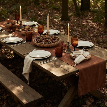 Runner da tavola dallo stile rustico ed autunnale color nocciola