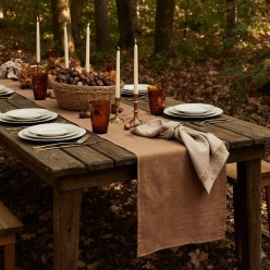Runner da tavola dallo stile rustico ed autunnale color nocciola