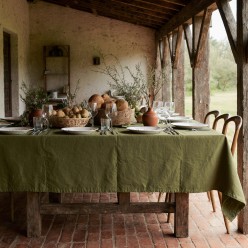 Tovagliato in cotone verde oliva collezione Meleagro