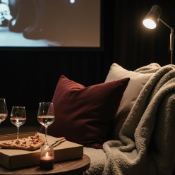 Federa cuscino arredo bordeaux – Fedra, il cuore in una trama