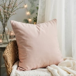 Cuscino arredo rosa cipria collezione Hera, raffinata e versatile