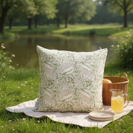 Cuscino arredo Callisto allestito con foglie benefiche in verde