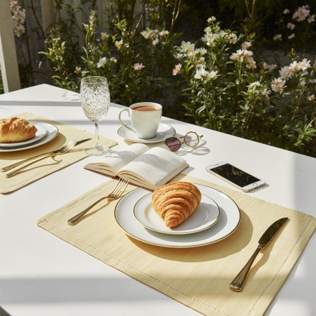 Tovagliette per colazione in cotone giallo pastello Demetra: il sole sulla tua tavola