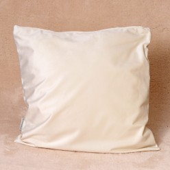 Cuscino in velluto panna collezione Aletheia