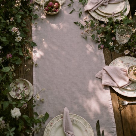 Runner da tavola Andromaca malva in cotone per mise en place eleganti