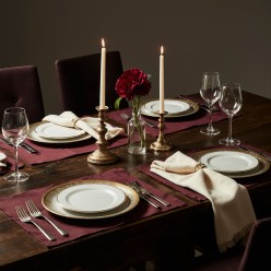 Tovagliette americane bordeaux  per mise en place eleganti e romantiche. Misura 35x50 cm, 100% cotone.