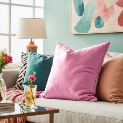 Cuscino arredo rosa vibrante – Un tocco pop dalla Collezione Clio