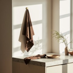 Dike: canovaccio marrone 100% cotone, equilibrio e stile senza tempo
