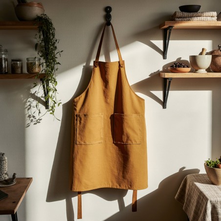 Grembiule ocra Clori 100% cotone con tasche, stile naturale e caldo