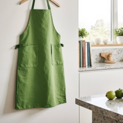 Grembiule verde prato Arianna 100% cotone: freschezza e natura in cucina