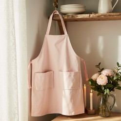 Grembiule rosa chiaro Hera 100% cotone: dolcezza e stile in cucina