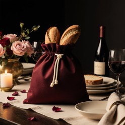 Sacco portapane in cotone bordeaux – Calore, eleganza e semplicità Fedra