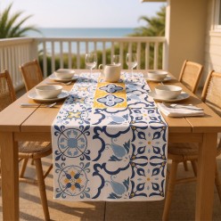 Runner da tavola Cariddi: l’abbraccio poetico del Mediterraneo realizzato da lemoire home