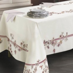 tovaglia Leda in cotone con fiori rosa: eleganza romantica e artigianalità italiana