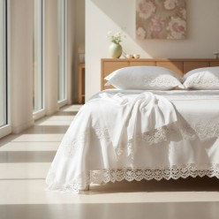 Collezione Elisia: il coordinato letto in lino e pizzo perfetto per il tuo corredo