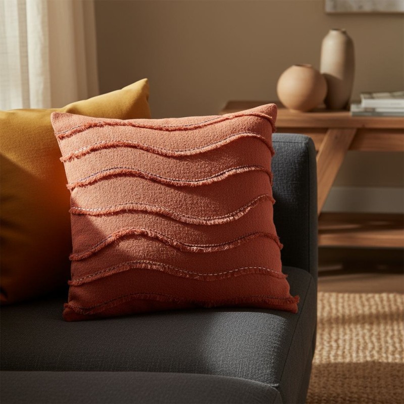 Cuscino in cotone color ruggine con ricami ondulati Lemoire Home