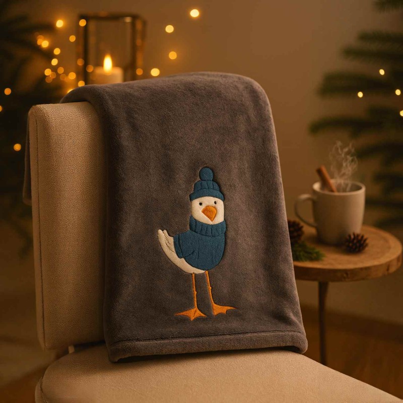 Plaid effetto peluche con ricamo Gabbiano – Maryplaid x Lemoire Home