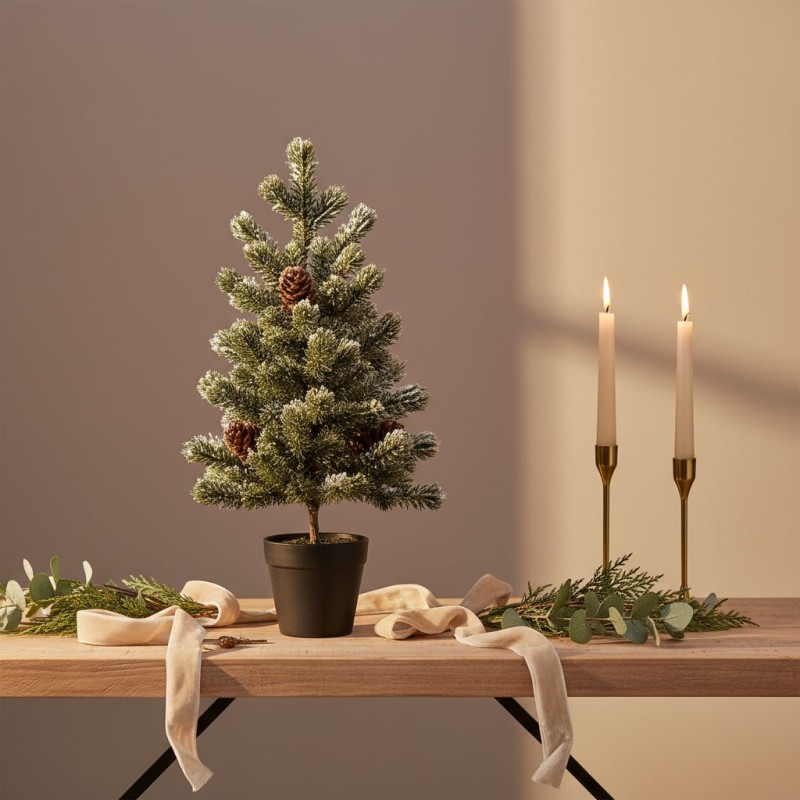 Dettaglio pigne e neve finta albero EDG Dettaglio pigne e neve finta albero EDG